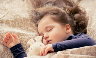 These Are the Signs Your Toddler Needs a Pillow Soon