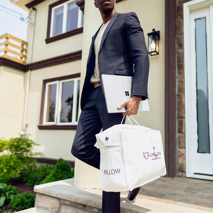 The Lincove Pillow Bag